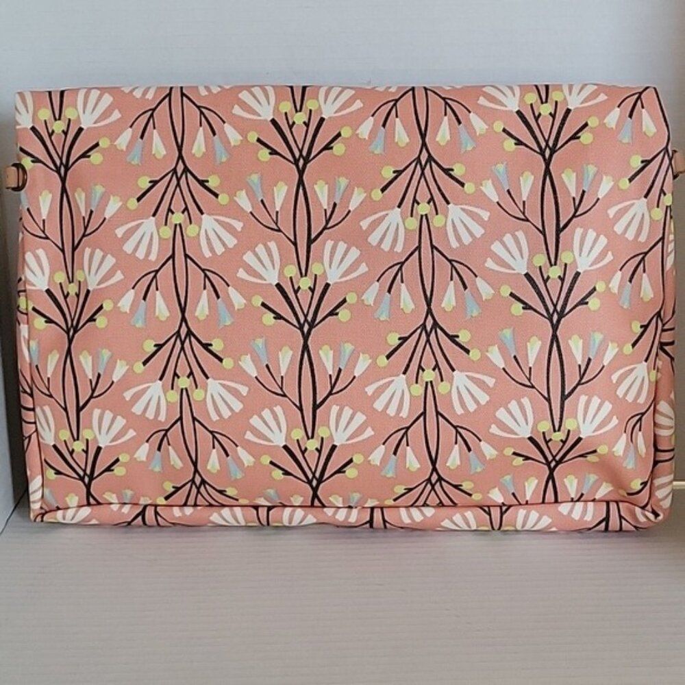 Petunia Pickle Bottom Diaper Bag Birch Blissful Brisbane Shoulder Crossbody Baby - Picture 4 of 16